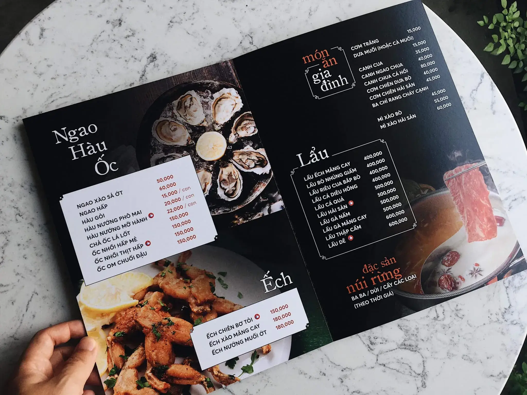 menu đóng cuốn mở phẳng