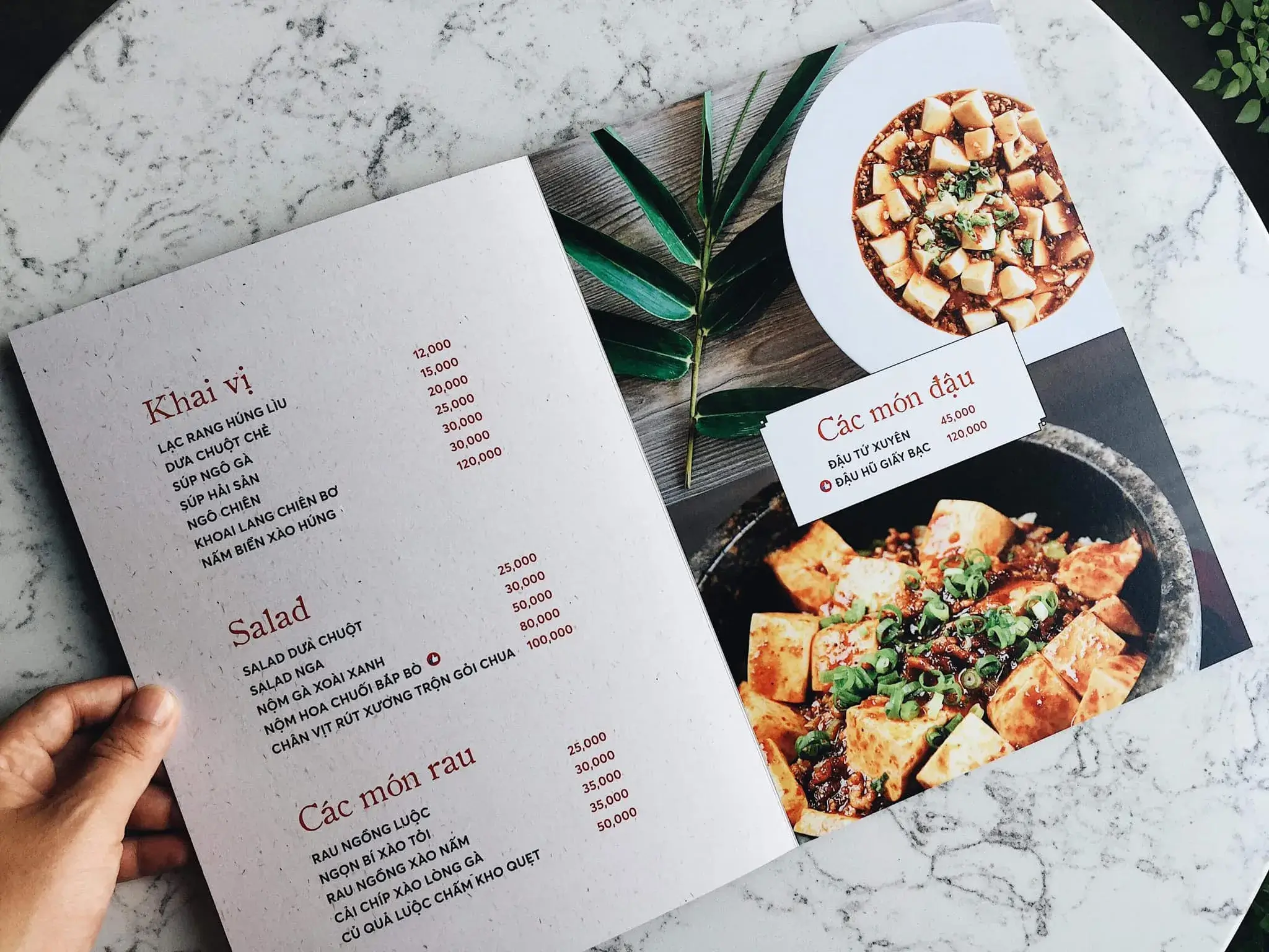 menu đóng cuốn mở phẳng