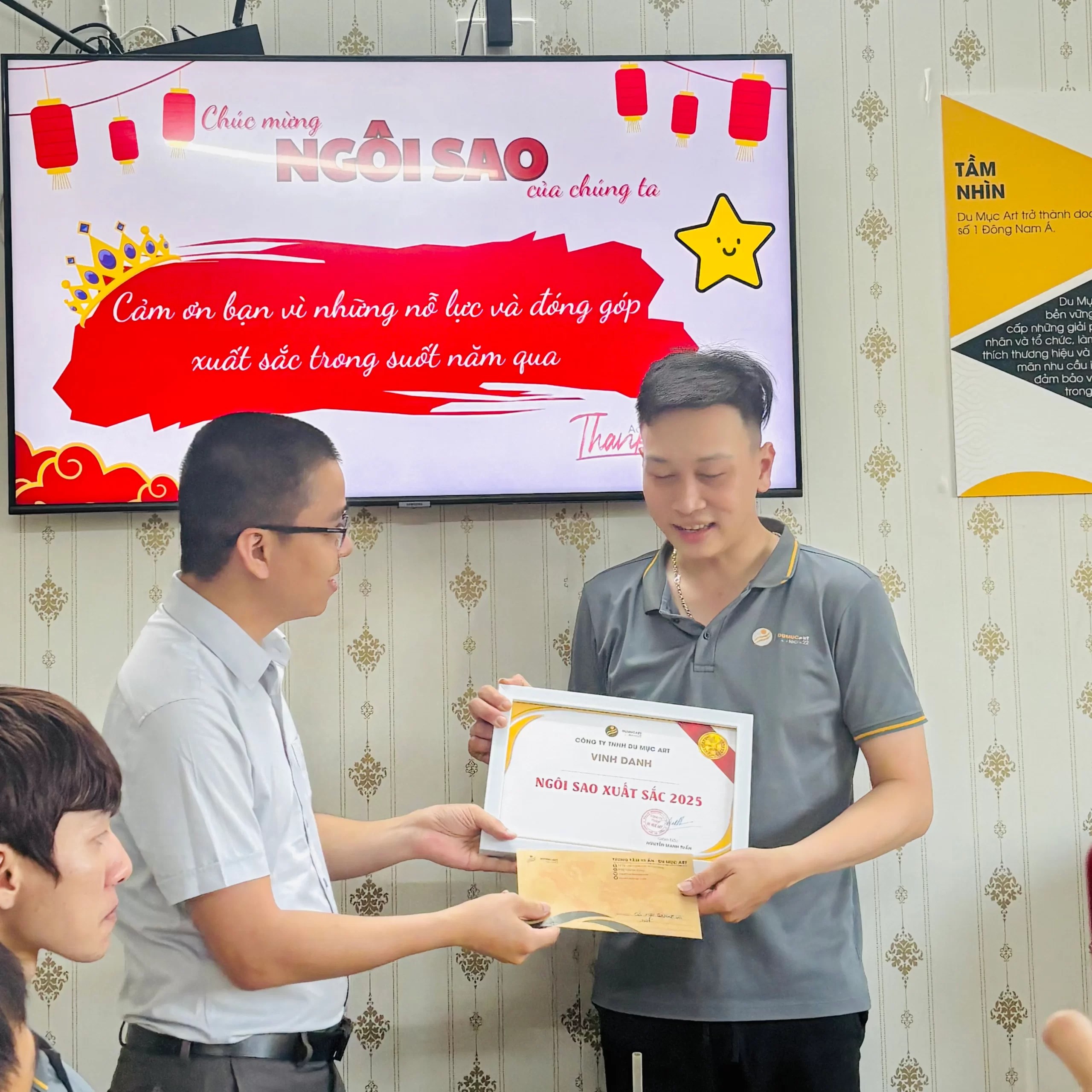 buổi họp khen thưởng cuối năm buổi họp khen thưởng cuối năm
