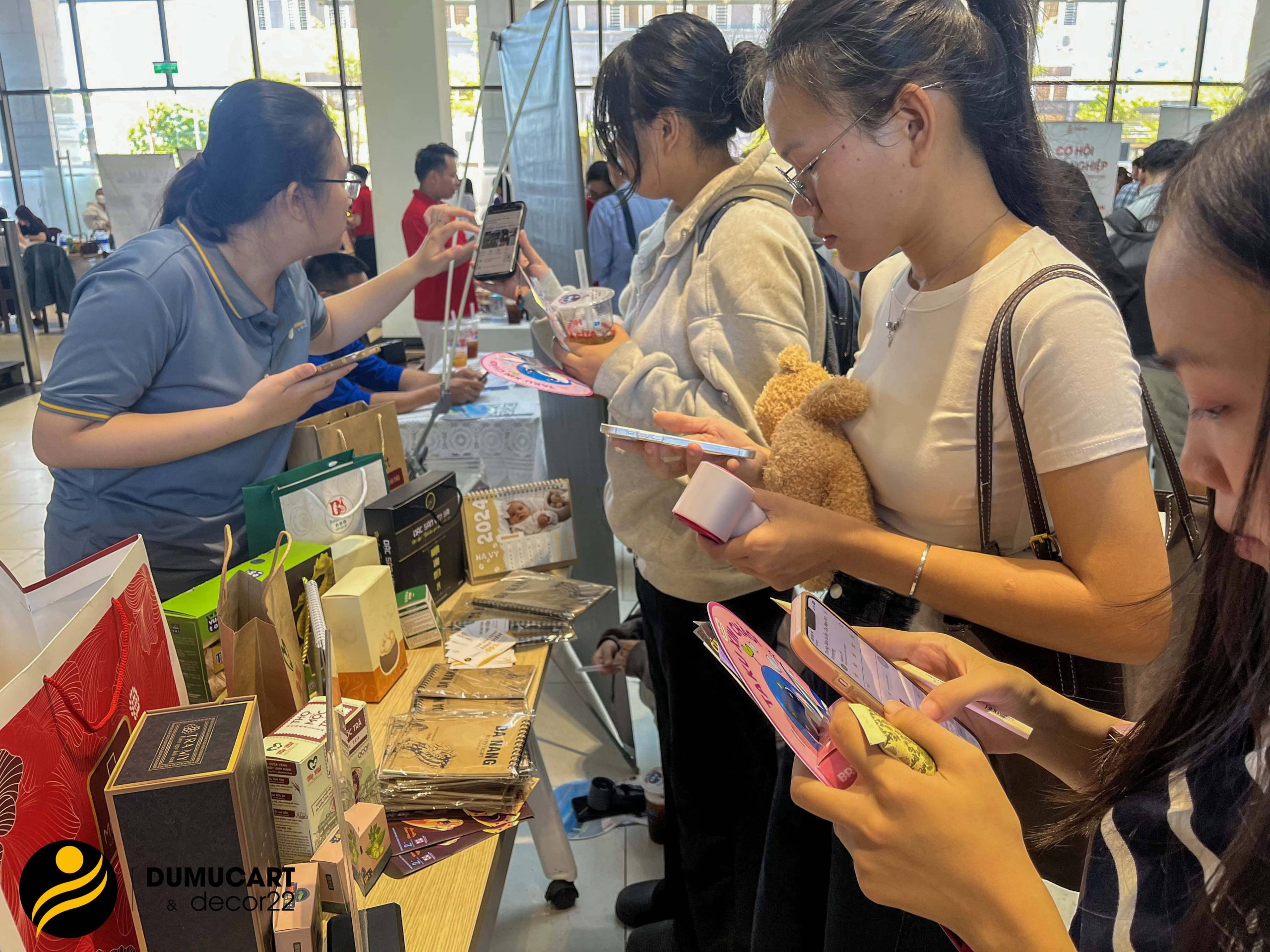 Nhà In Du Mục Art cùng sinh viên Trường Đại Học Duy Tân tham gia ngày hội việc làm