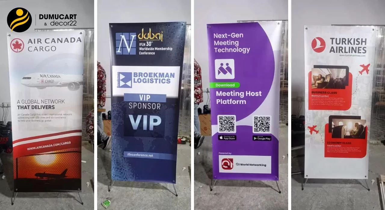 in standee hai mặt