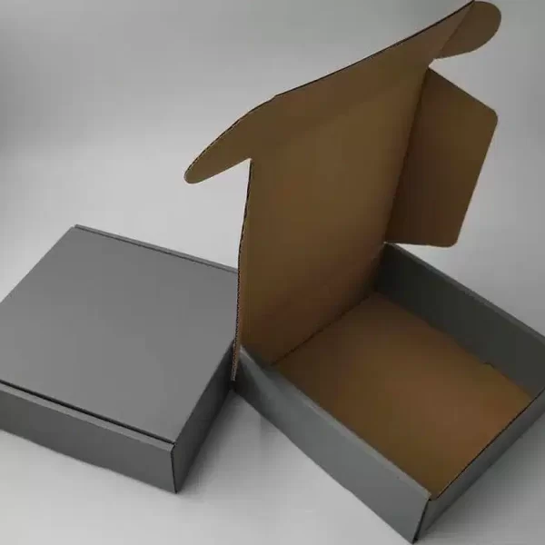 Hộp carton đựng quần áo