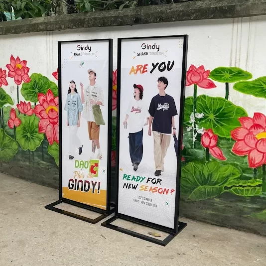 Standee ngoài trời
